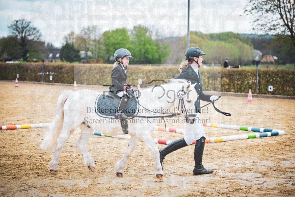 DOS_8722 | Entdecke hochwertige Reitturnierfotos von Foto Oger. Professionell, emotional und authentisch – jetzt Lieblingsmomente im Shop bestellen.Deutschlandweite Turnierfotografie. - Realisiert mit Pictrs.com