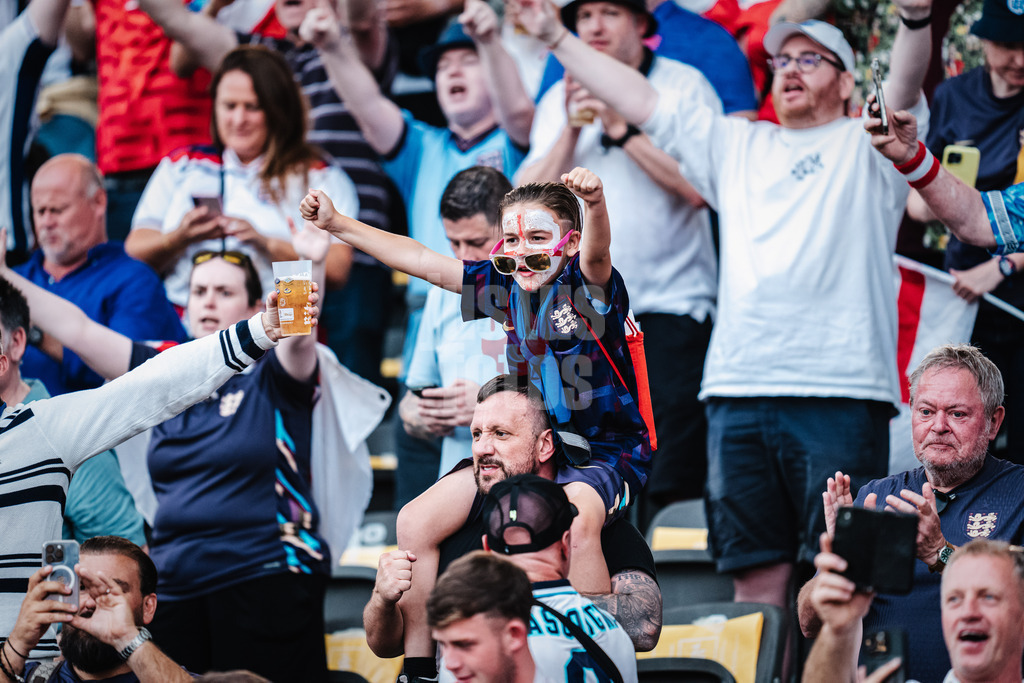 Fußball | Herren | UEFA-Fußball-Europameisterschaft 2024 | Finale | Spanien vs. England | 14.07.2024 | Ein Junger Fan Englands