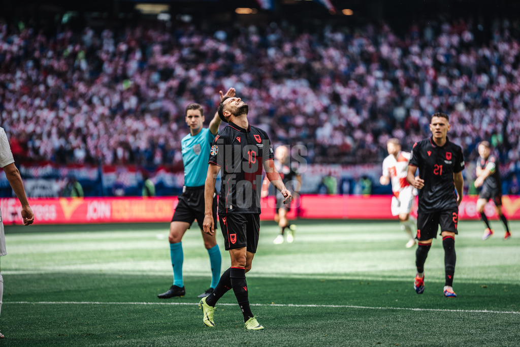 Fußball | Herren | UEFA-Fußball-Europameisterschaft 2024 | Gruppe B | Kroatien vs. Albanien | 19.06.2024 | Nedim Bajrami (#10, Albanien) ärgert sich