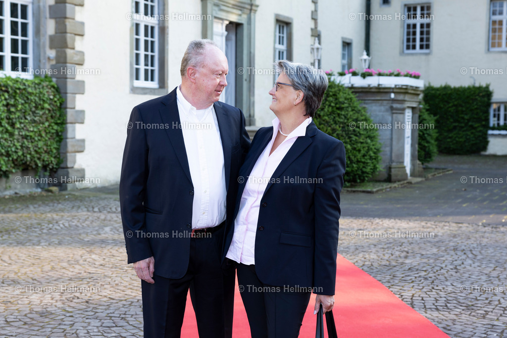 TH_Schlossempfang_19127 | Longines Balve Optimum 2024 am 07.06.24 in Balve, Schloss Wocklum, Thomas Hellmann, Schlossempfang