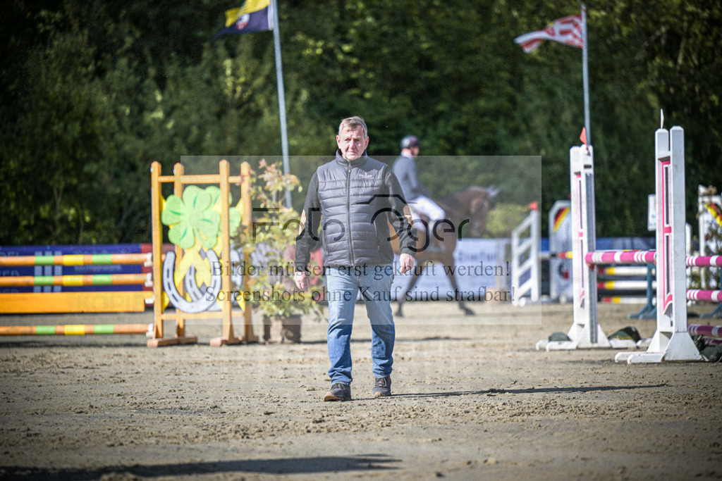 DOS_7777 | Entdecke hochwertige Reitturnierfotos von Foto Oger. Professionell, emotional und authentisch – jetzt Lieblingsmomente im Shop bestellen.Deutschlandweite Turnierfotografie. - Realisiert mit Pictrs.com