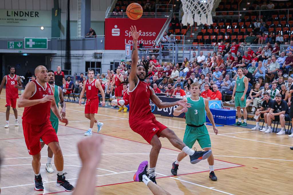 BAYER GIANTS vs VET-CONCEPT Gladiators Trier Test-99 | Fotos von Basketballspielen aus dem Raum NRW fotografiert von Gero Mueller-Laschet und Daniel Schaefer - Realisiert mit Pictrs.com