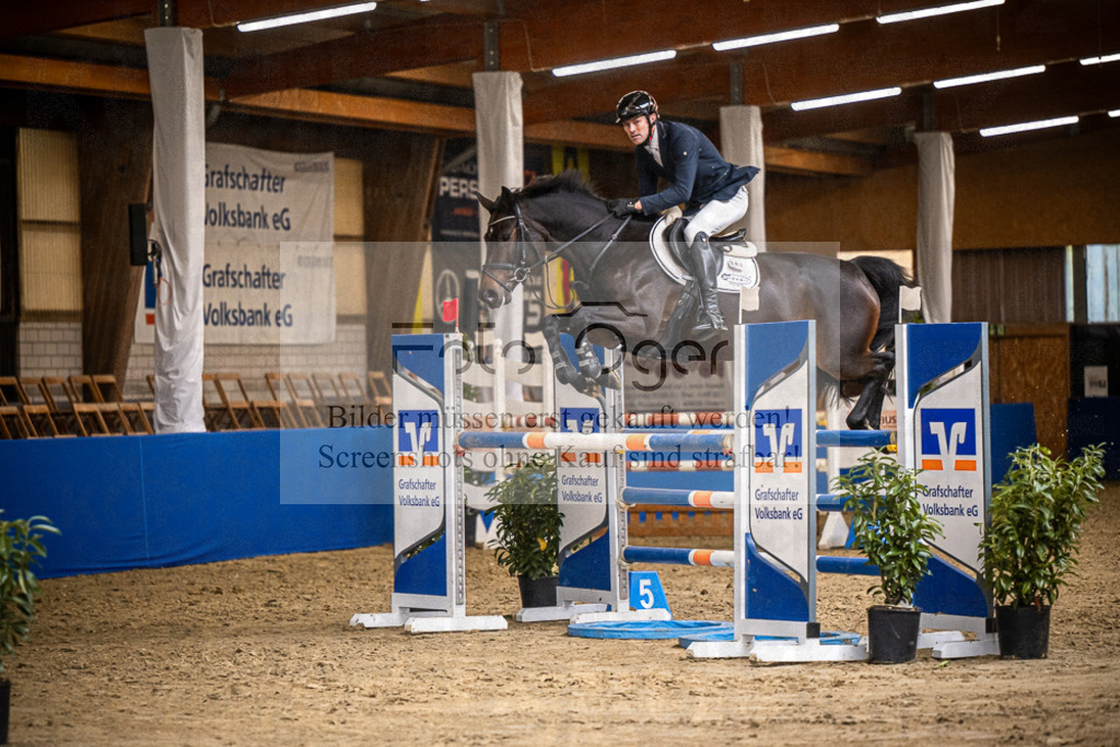 DOS_1899 | Entdecke hochwertige Reitturnierfotos von Foto Oger. Professionell, emotional und authentisch – jetzt Lieblingsmomente im Shop bestellen.Deutschlandweite Turnierfotografie. - Realisiert mit Pictrs.com