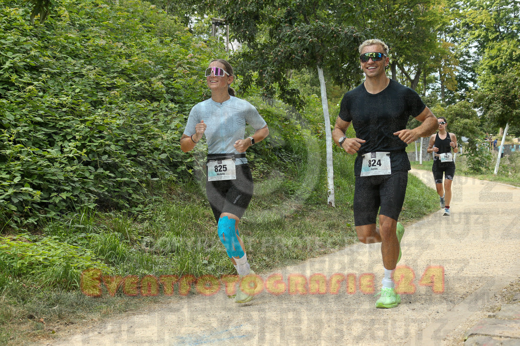 250824_1515_EX1_8711 | Sportfotografie im Rhein-Sieg Kreis, Köln, Bonn, NRW, Rheinland Pfalz, Hessen, etc. Unser Tätigkeitsfeld umfasst den Laufsport vom Volkslauf über den Marathon, Duathlon, Triathon bis zum Ultralauf wie Kölnpfad Ultra oder Schindertrail.