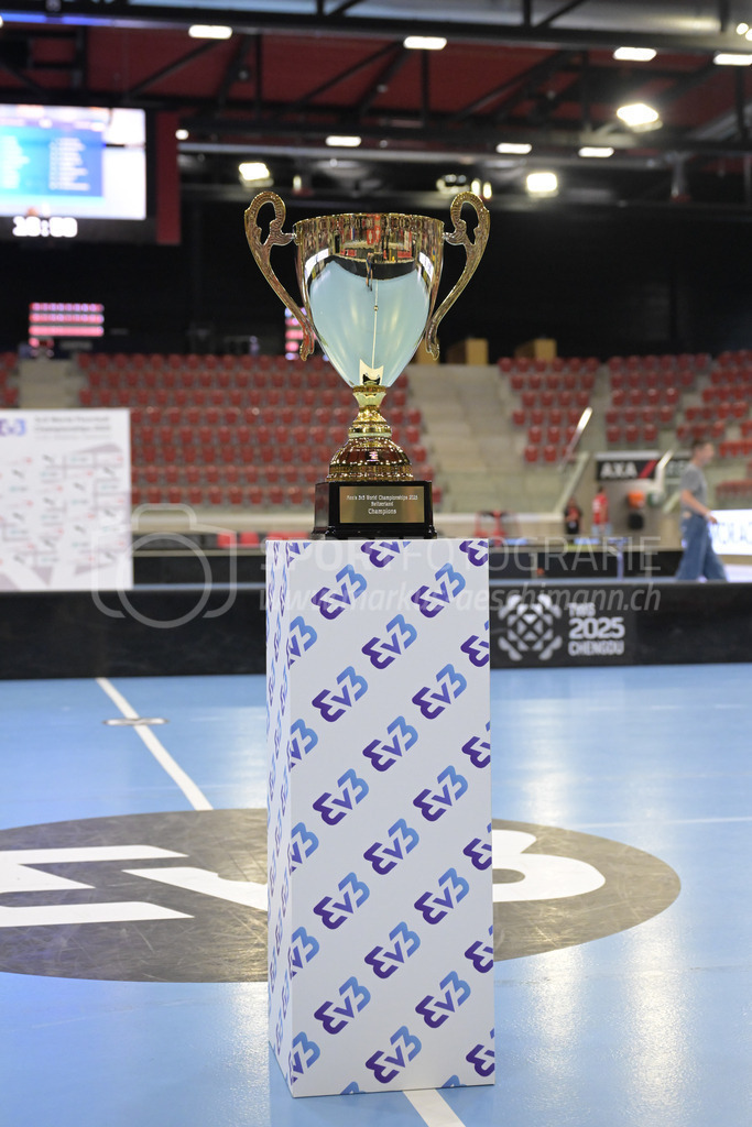 Men's 3v3 WFC 2025 - Championship Final - Switzerland v Ukraine | The trophy for the world champion, during Men's 3v3 WFC 2025 - Championship Final, Switzerland: 03.05.2025, Winterthur, AXA ArenaEvent page: <a href="https://www.u19wfc2025.ch/">www.u19wfc2025.ch</a>Credit: Markus Aeschimann, <a href="https://markus-aeschimann.ch">markus-aeschimann.ch</a>Instagram: <a href="https://instagram.com/sportfotografie.aeschimann">@sportfotografie.aeschimann</a> - Realisiert mit Pictrs.com