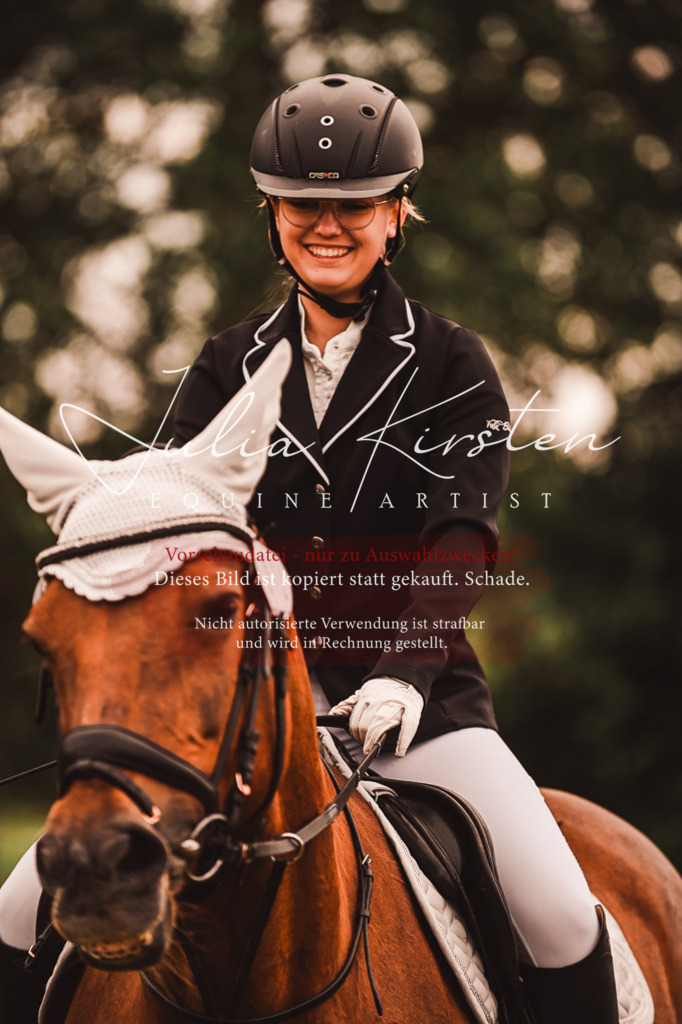 DSC_7022 | Pferde- und Turnierfotografie in Westsachsen. Pferdeportraits, Auftragszeichnungen und intuitive Kunst.