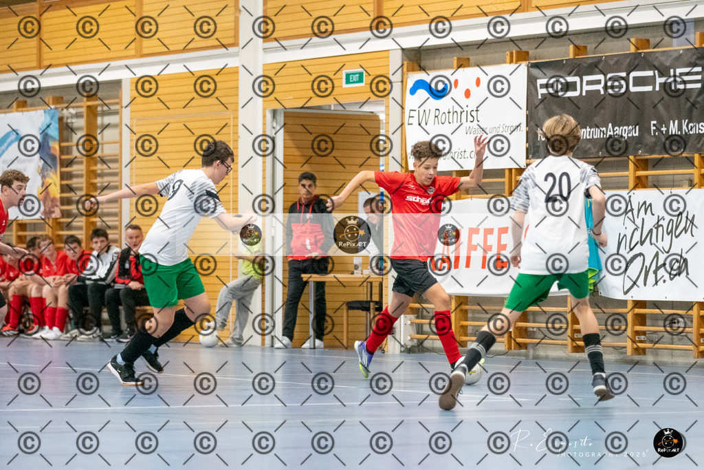 20251122_20251122_FCR-Hallenturnier-C_2_013-24 | Sport und Naturfotografie von Roberto Esposito zeigt echte Momente Bewegung und die Schönheit der Natur. Ausdrucksstarke Bilder schaffen Emotionen.