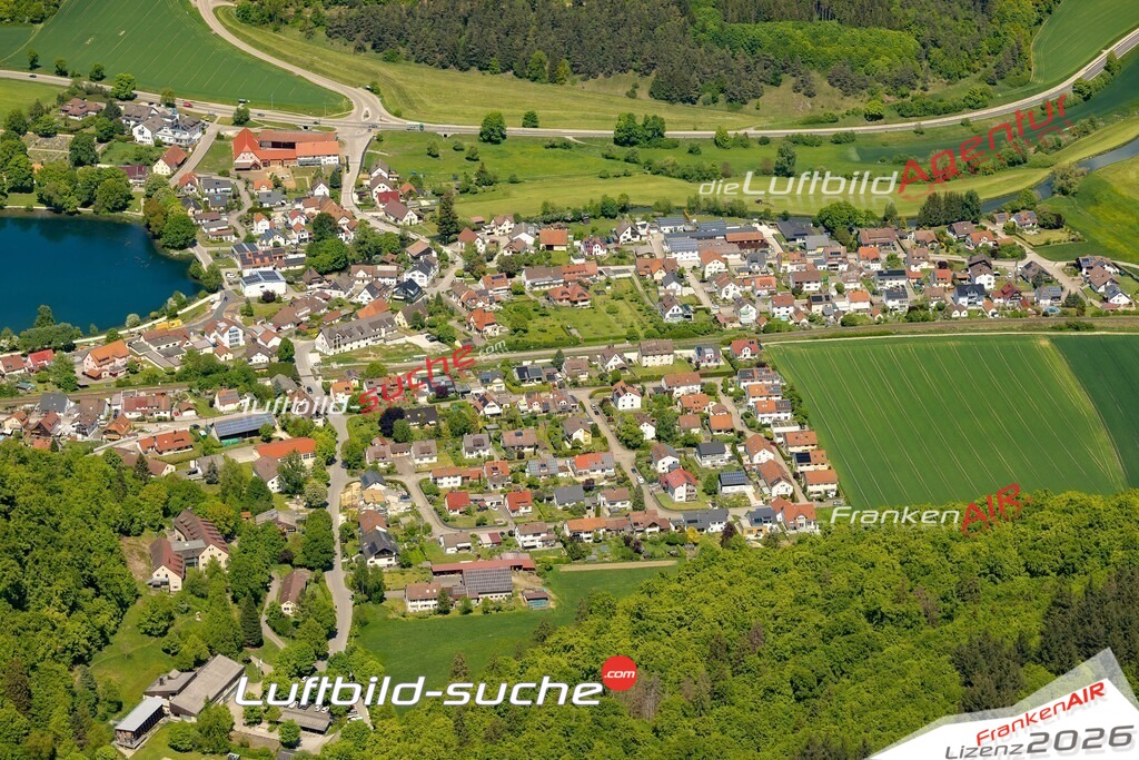 Schrägluftbild  Itzelberg  Königsbronn - Das Luftbild wurde 2025 vom UL-Flugzeug heraus erstellt ( keine Drohne ) - Hochauflösende Luftaufnahme -Nicht vergleichbar mit Google Maps oder Satelittenbilder- Die Geschenkidee !Mit Lizenz und Bildrechte bestellbar