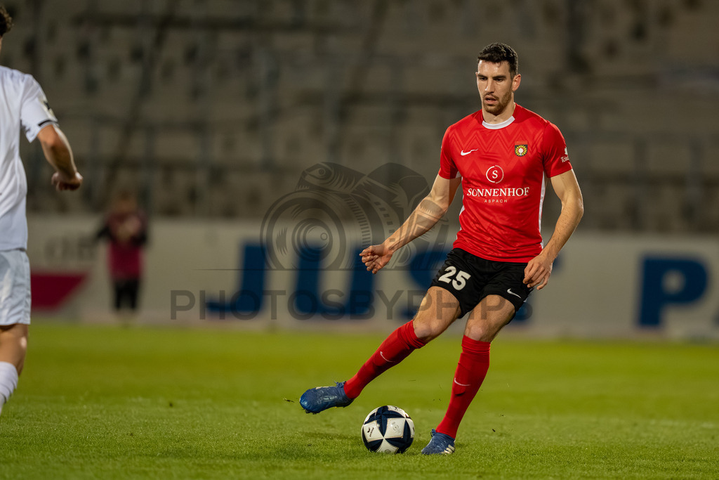 SG Sonnenhof Grossaspach vs. TSV Steinbach Haiger, Fussball, Regionalliga Suedwest, 25. Spieltag, 20.03.2026 | Arbnor Nuraj (SG Sonnenhof Großaspach, #25),SG Sonnenhof Grossaspach vs. TSV Steinbach Haiger, Fussball, Regionalliga Suedwest, 25. Spieltag, 20.03.2026Foto: photosbyphips/Philip Ziegler