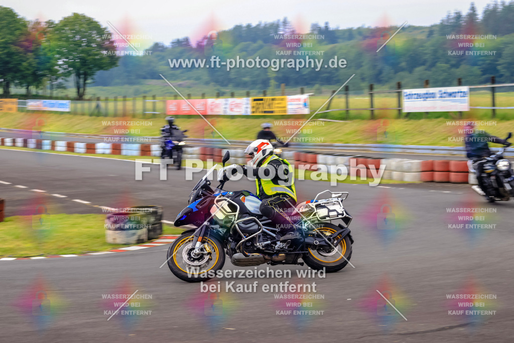 OBK-5675 | Hier findet Ihr Bilder von Touristenfahrten auf der Nürburgring Nordschleife oder von anderen Veranstaltungen die ich besucht habe. Viel Spass beim Durch Schauen 