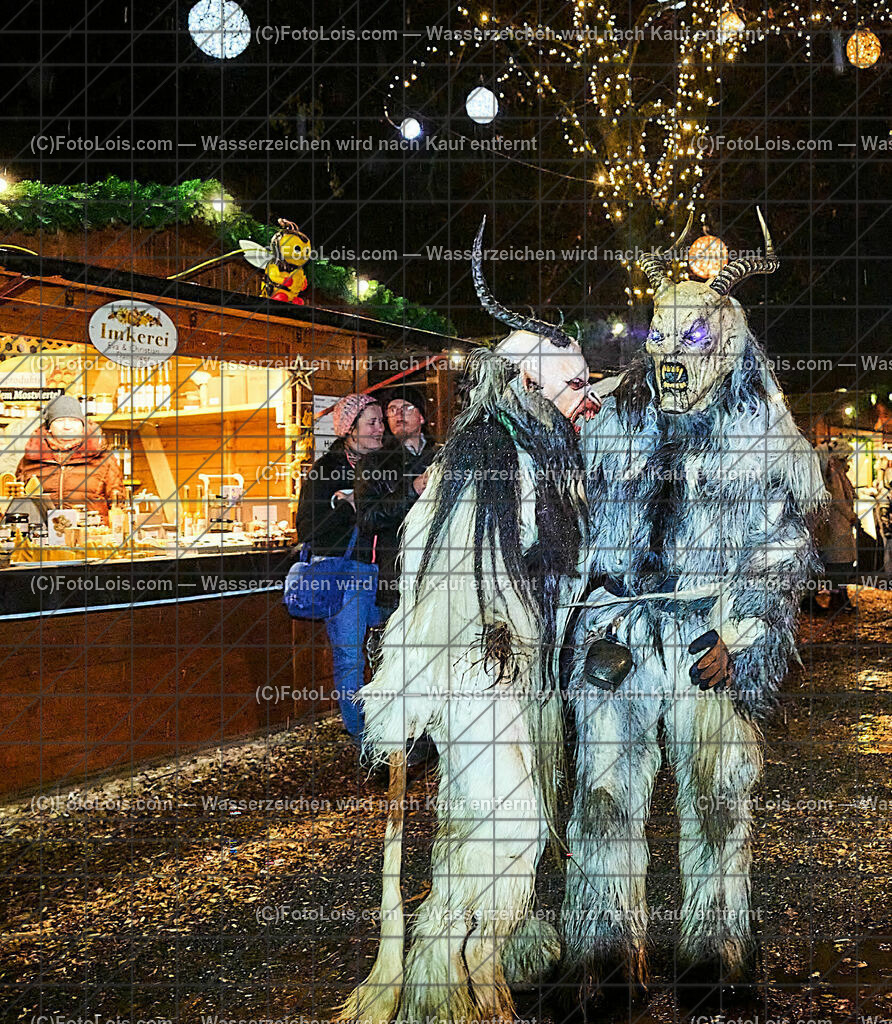 ALP7331_Wieselburger Advent_Zwieslteifln | (C)FotoLois.com, Alois Spandl. 25igster WIESELBURGER ADVENT, Perchtenlauf der 'Zwieslteifln', Fr 22. Dez. 2023.