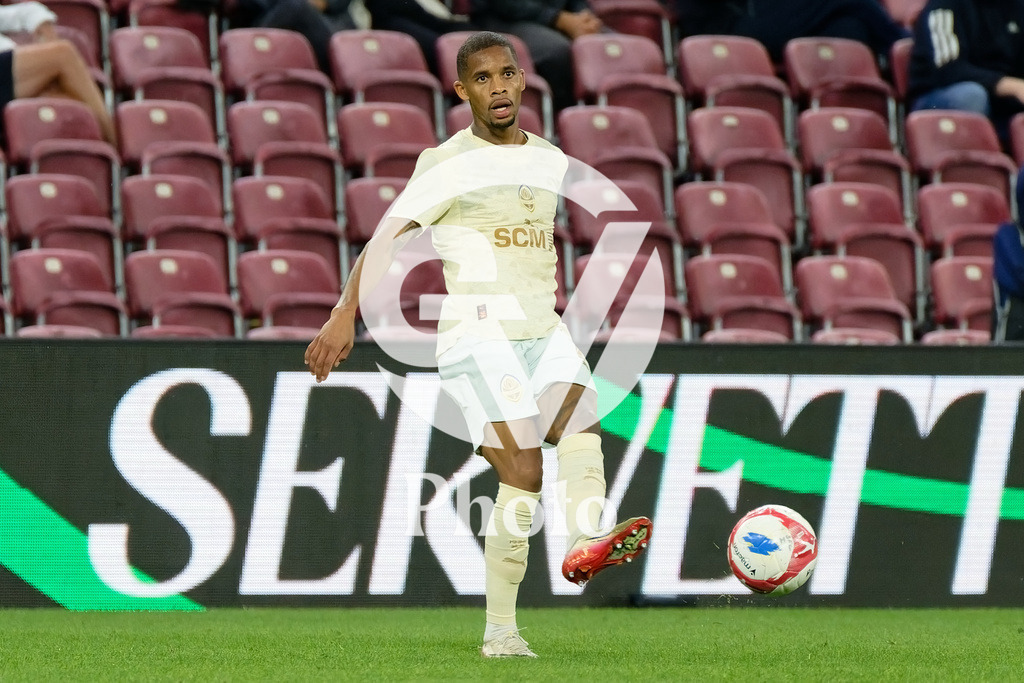 UEFA Conference League Play-offs 2nd leg - Servette FC v FC Shakhtar Donetsk | Pedro Henrique (13 FC Shakhtar Donetsk) passes the ball  during the UEFA Conference League Play-offs 2nd leg match between Servette FC and FC Shakhtar Donetsk at Stade de Geneve in Geneva, Switzerland