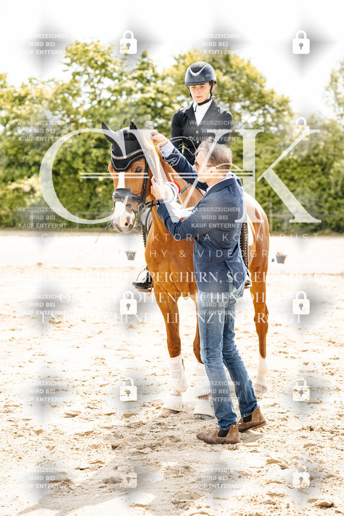 CK703610 | Turnierfotografie Pferdefotografie Trier Rheinland-Pfalz Pferdesport Reitsport Tierfotografie Sportfotografie Pferdevideo Pferdevideografie Equestrianvideography equestrianphotography  - Realisiert mit Pictrs.com