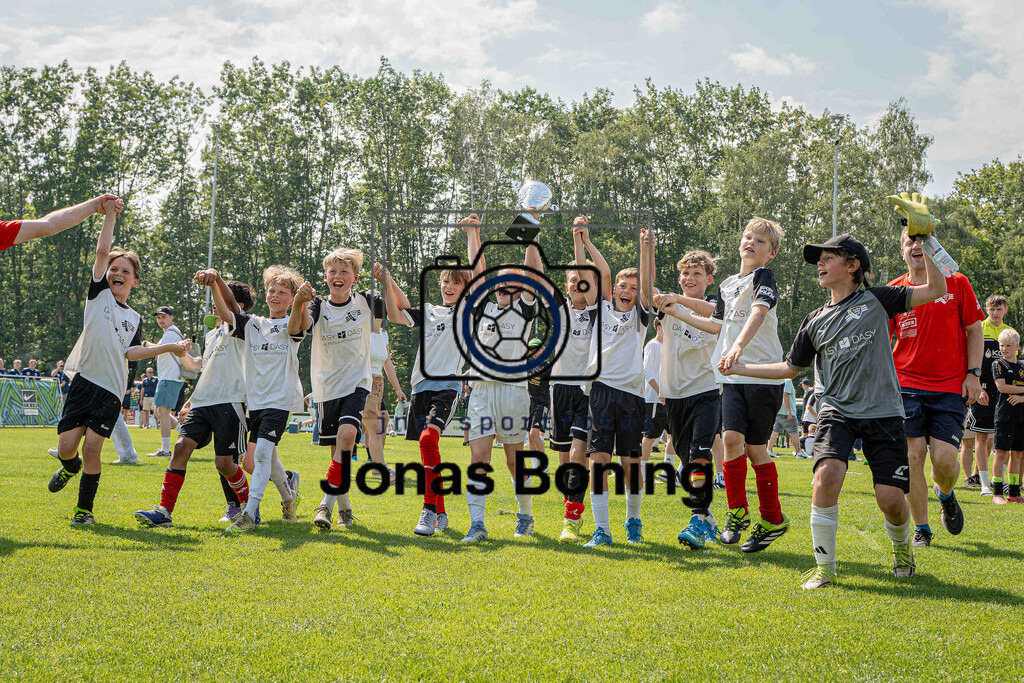 Fußball I E-Junioren I Saison 2025-2026 I OM-Cup Lüsche I Sonntag  I 25711 | jns.sportfotos - Realisiert mit Pictrs.com