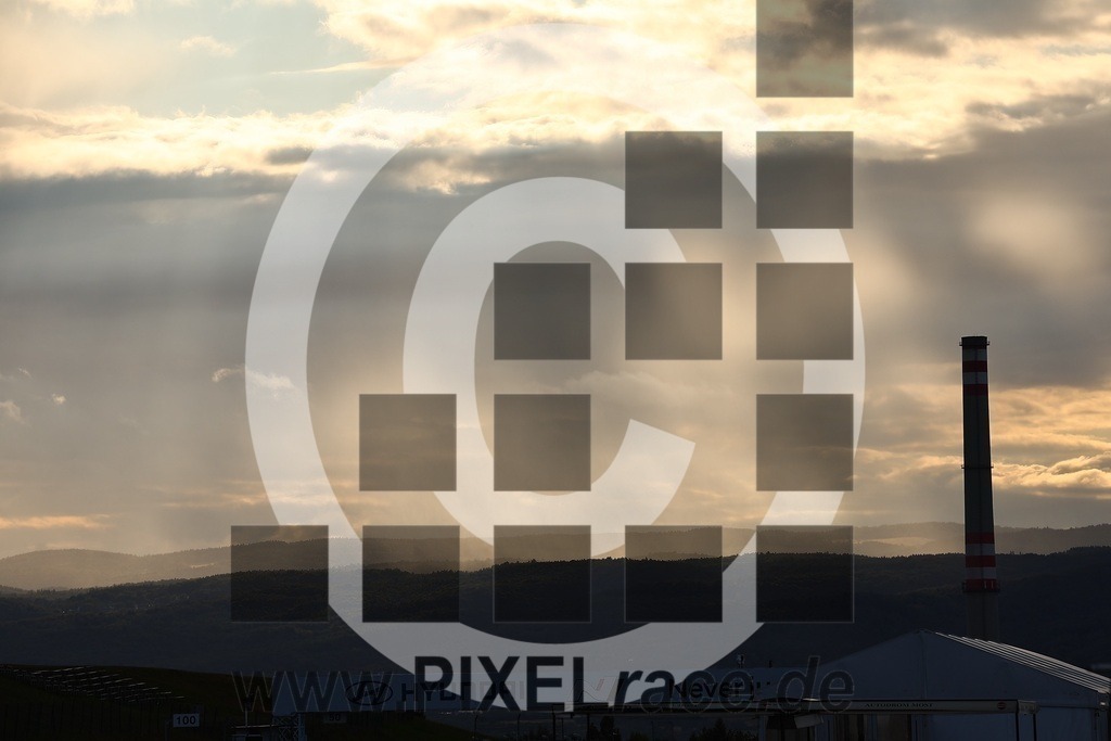 social-20250823_08008 | Schöne Erinnerungen an spannende Momente - das festzuhalten ist unser Job. PIXELrace.de ist seit 2003 auf den Rennstrecken Europas unterwegs um die Action draußen beim Fahren und die wunderbare Stimmung imm Fahrerlager für euch einzufangen.