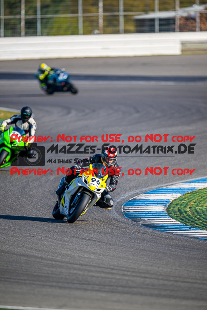 MaZZes_FotoMatrix_230410_0945 | ROT