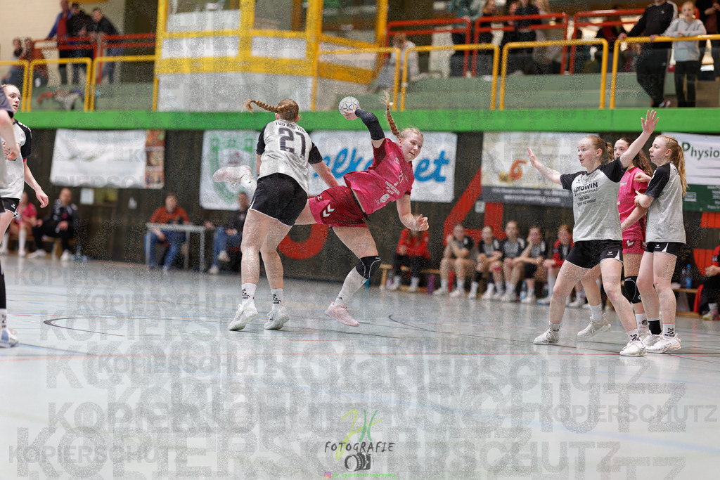 Hessenmeisterschaft wJC - Spiel um Platz 3; TuS Kriftel - SG Schenklengsfeld | Hessenmeisterschaft wJC - Spiel um Platz 3; TuS Kriftel - SG Schenklengsfeld am 22.03.2025 in Biedenkopf (Sporthalle Lahntalschule)Photo © 2025 - Jörg Heinrich - Realisiert mit Pictrs.com