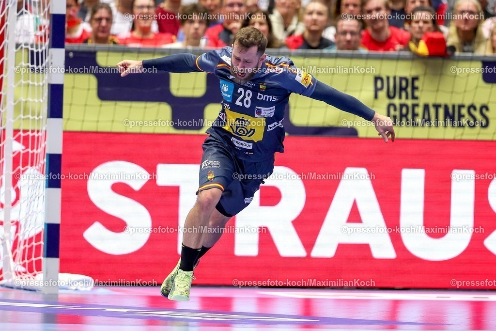 EHF17012601065 | 17.01.2026, Handball, Men's EHF EURO 2026, Österreich - Spanien, Jyske Bank Boxen in Herning, Dänemark, Preliminary Round:  Aleix Gomez Abello (Espania #28) jubelnd