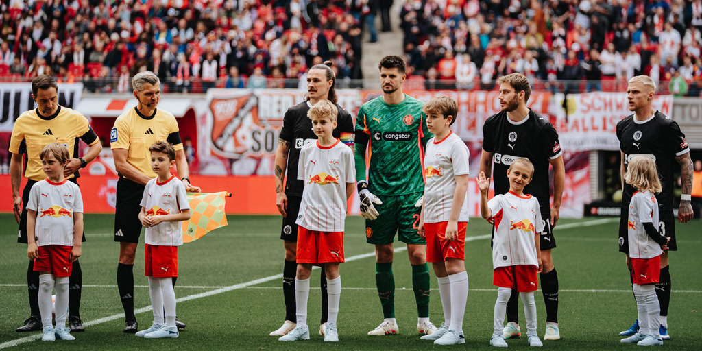 FCS07401 | Der offizielle Shop für FC St. Pauli Fotos. Wähle aus Spielszenen & Fanmomenten dein FCSP Wunschformat. Wir liefern Millerntor-Atmosphäre.