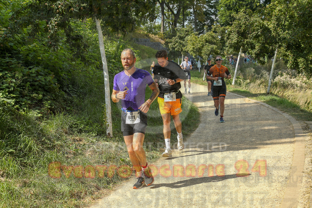 250824_1450_EX1_7780 | Sportfotografie im Rhein-Sieg Kreis, Köln, Bonn, NRW, Rheinland Pfalz, Hessen, etc. Unser Tätigkeitsfeld umfasst den Laufsport vom Volkslauf über den Marathon, Duathlon, Triathon bis zum Ultralauf wie Kölnpfad Ultra oder Schindertrail.
