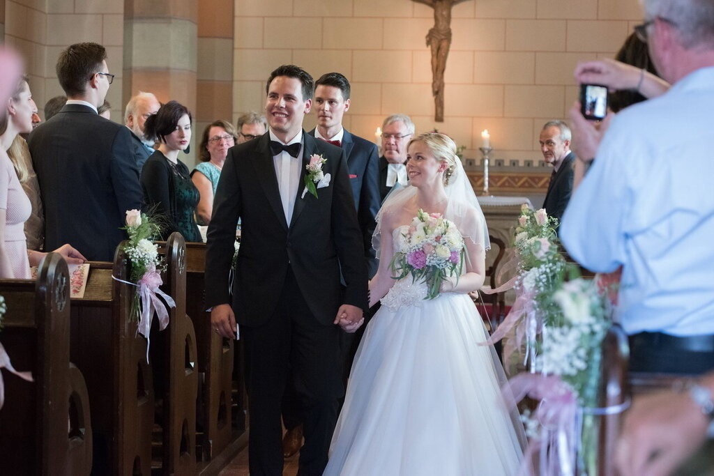 Hochzeit_Trauung_202 | Mein Name ist Arkadius. Ich fotografiere Ihre Hochzeit in Frankfurt und im Umkreis von 200 km. Als Fotograf bin ich noch bekannt im Bereich Business- und Modefotografie.