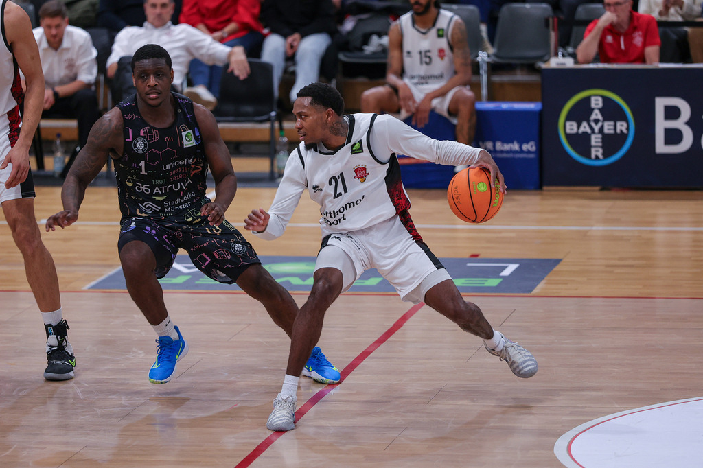 Pro A BAYER GIANTS vs Uni Baskets Münster-18 | Fotos von Basketballspielen aus dem Raum NRW fotografiert von Gero Mueller-Laschet und Daniel Schaefer - Realisiert mit Pictrs.com