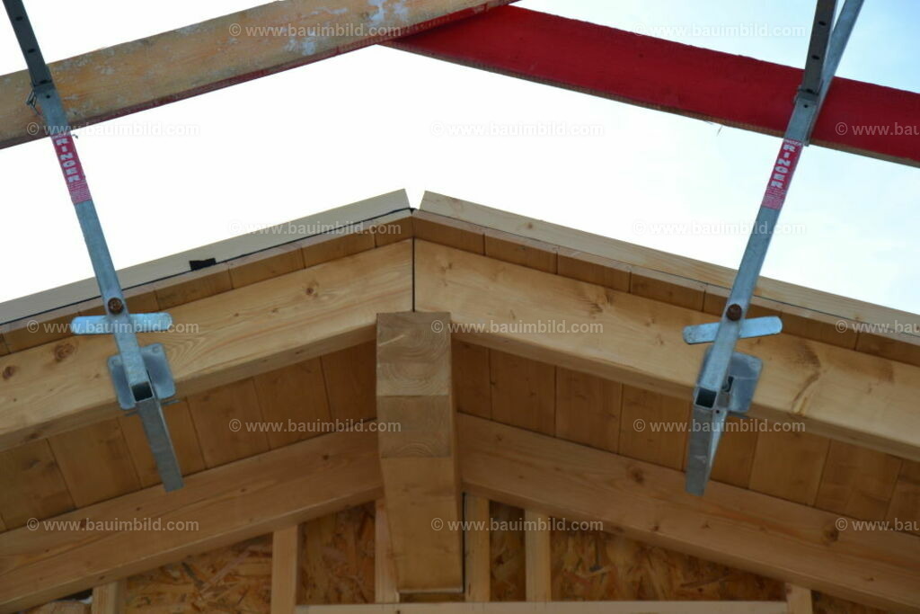 bib-lg09-holzbau-0183 | Nach LV-Leistungsgruppen sortierte Detailfotos über den Bau eines Hauses. Alle Hausbau-Bilder direkt vom Urheber und Autor der Website Haus-Selber-Bauen.com