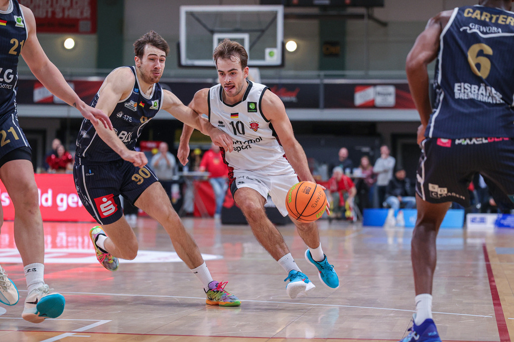 Pro A BAYER GIANTS vs Eisbären Bremerhaven-128 | Fotos von Basketballspielen aus dem Raum NRW fotografiert von Gero Mueller-Laschet und Daniel Schaefer - Realisiert mit Pictrs.com