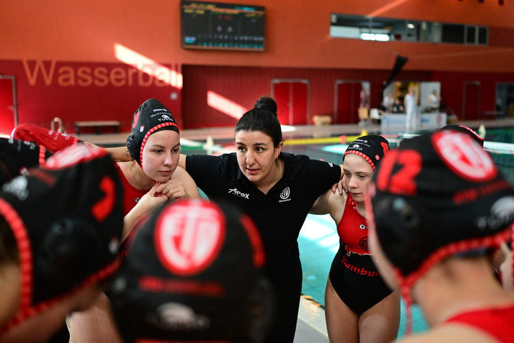 Wasserball I Juniorinnen I Saison 2024-2025 I DSV-Nachwuchscup U16 I SSV Esslingen - Eimsbütteler TV I 49213 | Der Sportfotograf. - Realisiert mit Pictrs.com