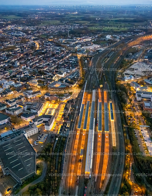 Hamm231103759Nacht | Luftbild, Nachtaufnahme, Hauptbahnhof Hbf mit Bahnhofsvorplatz und Stadtansicht, Mitte, Hamm, Ruhrgebiet, Nordrhein-Westfalen, Deutschland