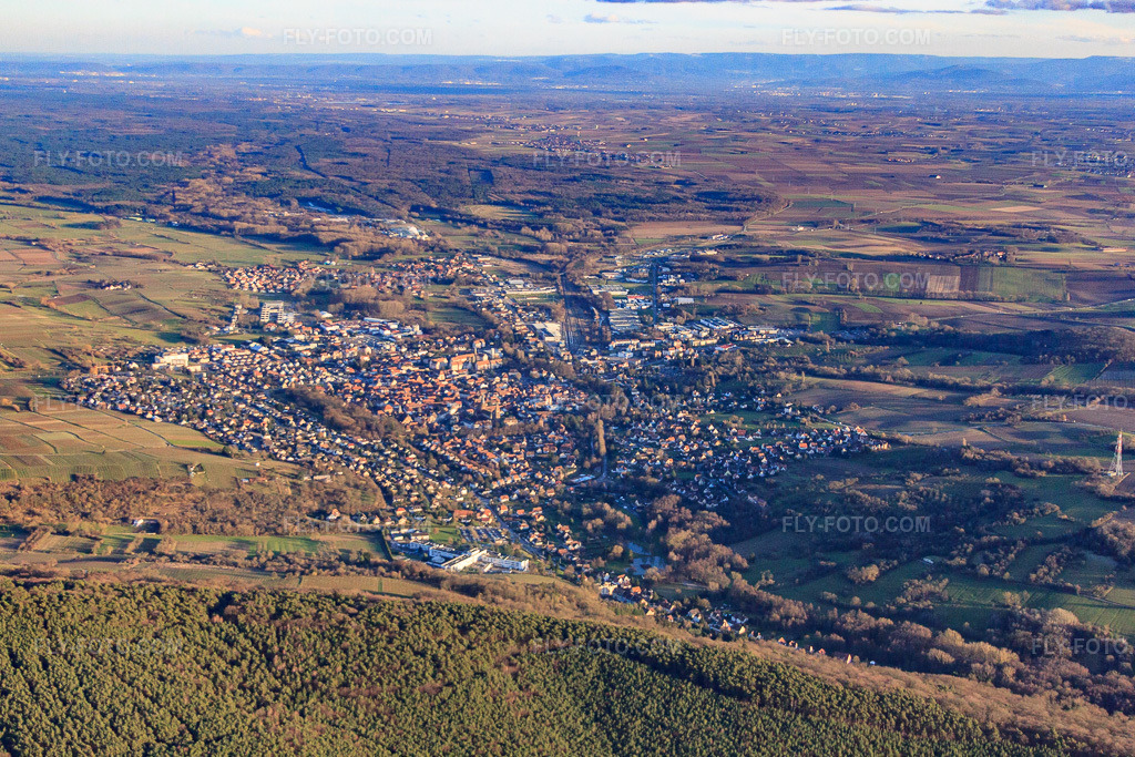 Aerial view: View of the town from the west in Wissembourg in the state Bas-Rhin, France.Photo: IMG_61908.jpg taken on 01/28/2014 by Werner Riehm/FLY-FOTO.comResolution of the original: 4655 x 3103 px