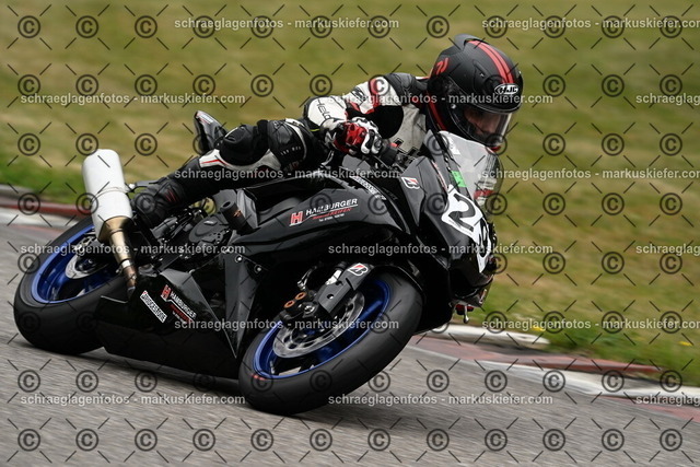 25bt02-1277 | markuskiefer.com - Realisiert mit Pictrs.com