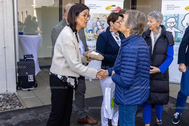 Schlüsselübergabe - Wohnhaus Dr. Walter Domenigweg | Bildershop von pixelworld.at - Realisiert mit Pictrs.com