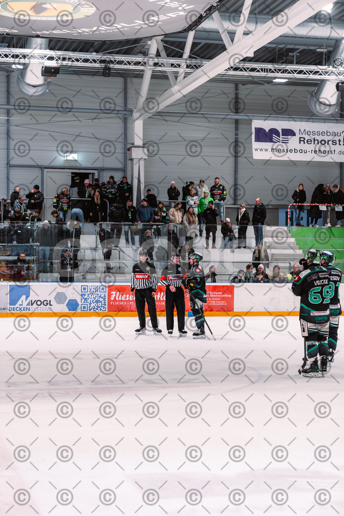 Alligators_vs_Toelz_18_11_2025-86 | Höchstadt Alligators Fotogalerie: Eishockey-Action aus Franken. Professionelle Spielfotos, Portraits & Stadionbilder zum Download. Jetzt entdecken! - Realisiert mit Pictrs.com
