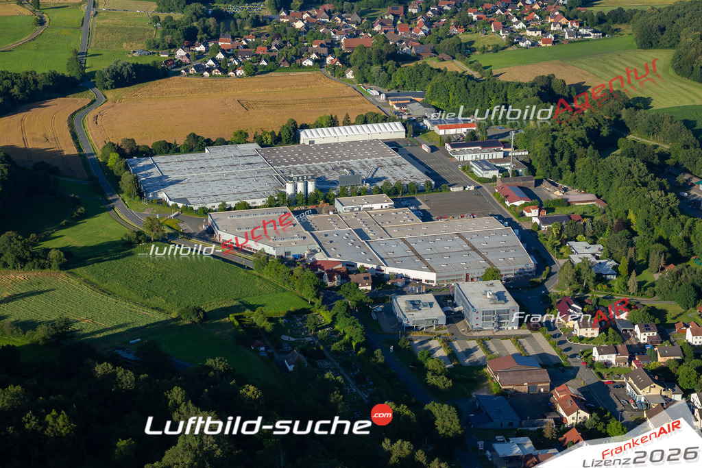 Das Luftbild zeigt :  Kasendorf - Die Luftaufnahme wurde 2024 vom UL-Flugzeug aus erstellt ( keine Drohne ) - Hochauflösende Luftaufnahme - Für grossformatige Ausdrucke geeignet. Die Geschenkidee !Mit Lizenz und Bildrechte bestellbar