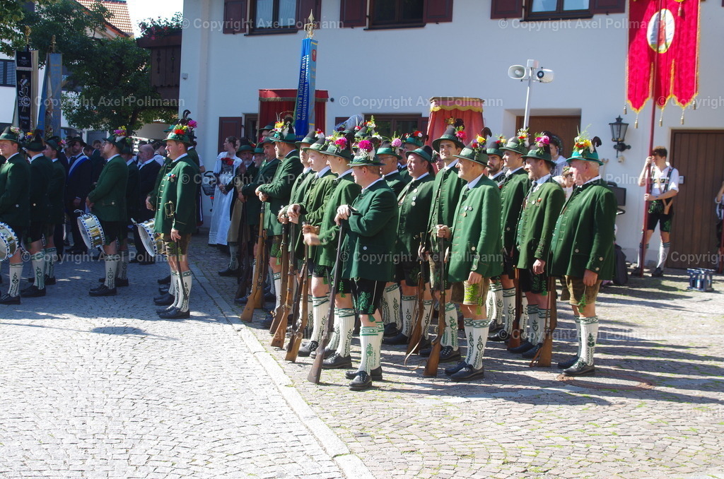 IMGP5439 | fotografiert von Axel PollmannLeonhardi Wallfahrt Benediktbeuern und Murnau, Fronleichnam, Fasching, Landschaft im Loisachtal und Benediktbeuern  - Realisiert mit Pictrs.com