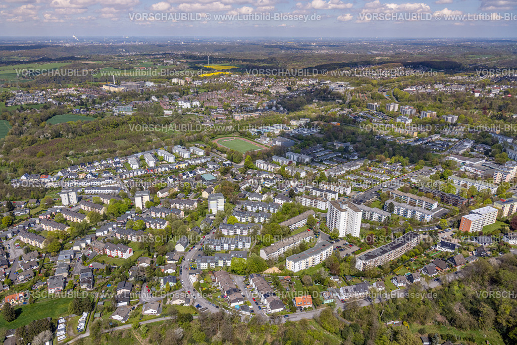 Velbert230407482 | Luftbild, Ortsansicht, Sportplatz am Geschwister-Scholl-Gymnasium, Wohnsiedlung Birther Straße, Velbert, Ruhrgebiet, Nordrhein-Westfalen, Deutschland