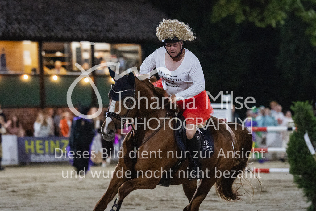 230827_Delbrueck_Kostuem-772 | Deine schönsten Turniermomente als professionelle Fotos! Entdecke hochwertige Pferdesport-Fotografie im Online-Shop. Jetzt Fotos finden & bestellen!