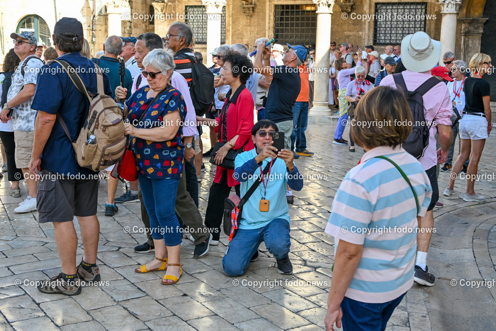 Kroatien_ Dubrovnik_ 11.10.2023-134 | 11.10.2023, Kroatien, HRV, Dubrovnik im Bild Gastronomie, Tourismus, Touristen, Sehenswuerdigkeiten, Stadtansichten



eine Stadt im suedlichen Kroatien an der Adriakueste in der Gespannschaft Dubrovnik-Nereveta. Die Altstadt wurde im Jahr 1979 von der UNESCO in die Liste des Weltkulturerbes aufgenommen.
