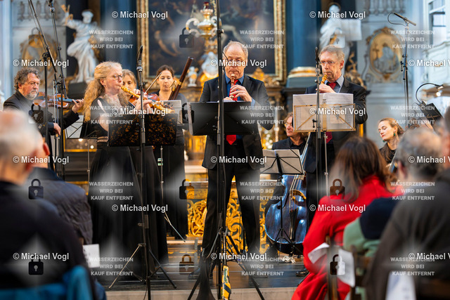 TAM25_K.05__Michael-Vogl_042_5806 | Tage Alter Musik Regensburg K.05 Basilika St. Emmeram Xenia Löffler, Alfredo Bernardini, Michael Bosch, Oboe Batzdorfer Hofkapelle (Deutschland) Musik aus der Fürst Thurn und Taxis Hofbibliothek Regensburg Daniel Deuter Konzertmeister Foto: Michael Vogl