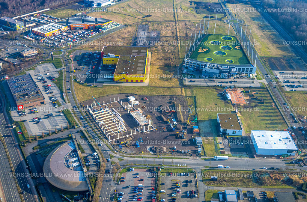Oberhausen260100166NeueMitte | Luftbild, Baustelle mit Grundgerüst für Decathlon Flagship-Store mit integriertem Sportpark, am Westfield Centro Oberhausen Einkaufszentrum, gegenüber halbrunder Casino Spielstation, oben Poco Möbelhaus und Topgolf Oberhausen Sportanlage, hinten Hornbach Baumarkt, Neue Mitte, Borbeck, Oberhausen, Ruhrgebiet, Nordrhein-Westfalen, Deutschland