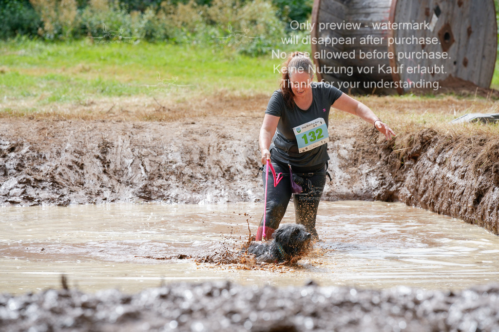 Schlamm_mit_Hund (377 von 460) | stephaniefillaphotographie - Realisiert mit Pictrs.com