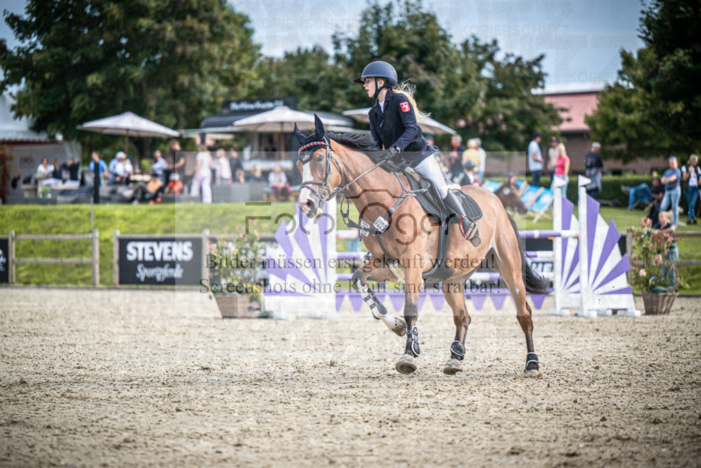 DOS_4094 | Entdecke hochwertige Reitturnierfotos von Foto Oger. Professionell, emotional und authentisch – jetzt Lieblingsmomente im Shop bestellen.Deutschlandweite Turnierfotografie. - Realisiert mit Pictrs.com
