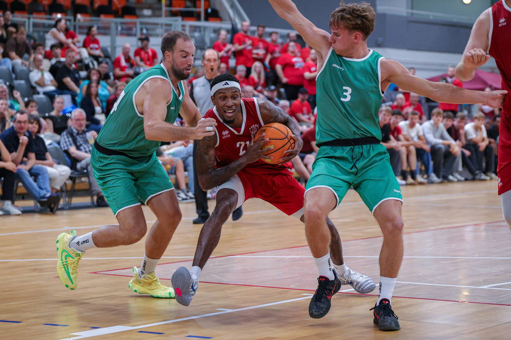 BAYER GIANTS vs VET-CONCEPT Gladiators Trier Test-104 | Fotos von Basketballspielen aus dem Raum NRW fotografiert von Gero Mueller-Laschet und Daniel Schaefer - Realisiert mit Pictrs.com