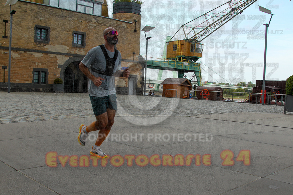 250920_1516_EV4_8354 | Sportfotografie im Rhein-Sieg Kreis, Köln, Bonn, NRW, Rheinland Pfalz, Hessen, etc. Unser Tätigkeitsfeld umfasst den Laufsport vom Volkslauf über den Marathon, Duathlon, Triathon bis zum Ultralauf wie Kölnpfad Ultra oder Schindertrail.