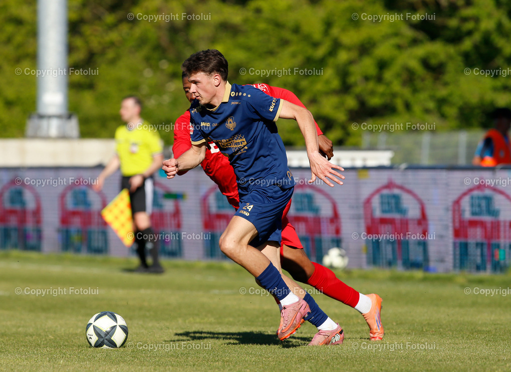 A_LUI_020526_30 | SPORT FUSSBALL REGIONALLIGA MITTE ASKOE OEDT-ATUS VELDEN IM BILD: JONATHAN ALUKWU (OEDT) UND ALEXANDER KURZ  (VELDEN) FOTO:FOTOLUI