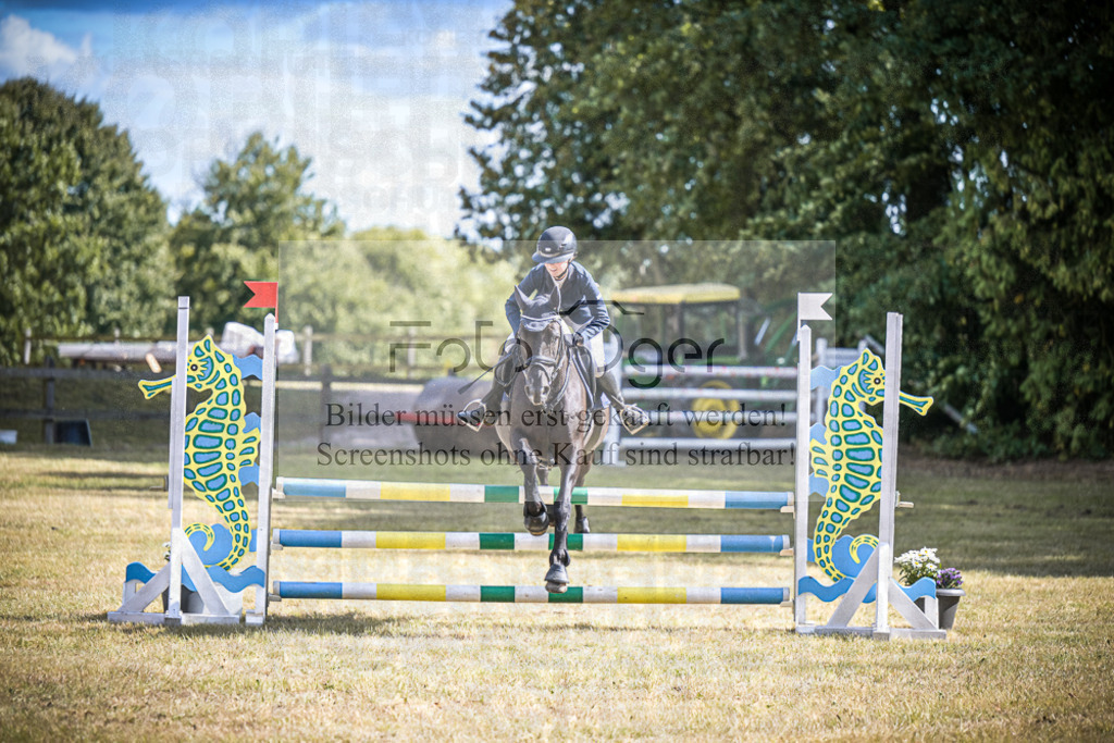 DOS_1279 | Entdecke hochwertige Reitturnierfotos von Foto Oger. Professionell, emotional und authentisch – jetzt Lieblingsmomente im Shop bestellen.Deutschlandweite Turnierfotografie. - Realisiert mit Pictrs.com