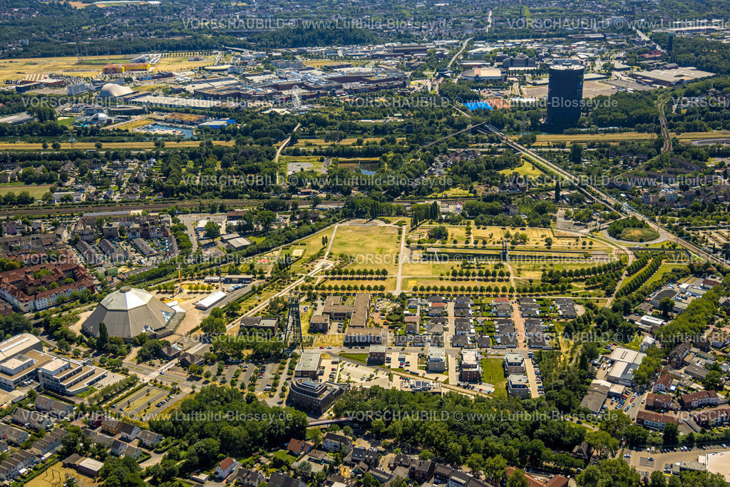 Oberhausen230705620 | Luftbild, Gartendom im OLGA Park, Wohnsiedlung ehemalige Zeche Osterfeld Schacht 3, Blick zum Westfield Centro und Gasometer, Borbeck, Oberhausen, Ruhrgebiet, Nordrhein-Westfalen, Deutschland