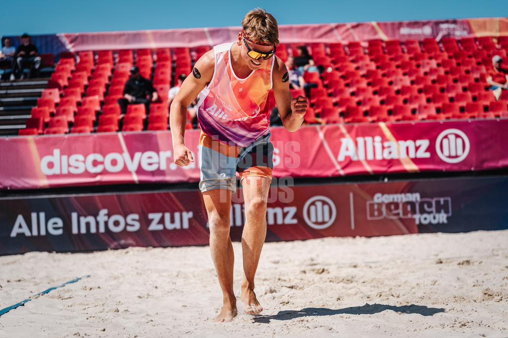 Beachvolleyball | Männer | Allianz German Beach Tour 2025 | Tourstop Bremen | 12.06.2025 | Moritz Hauschild freut sich
