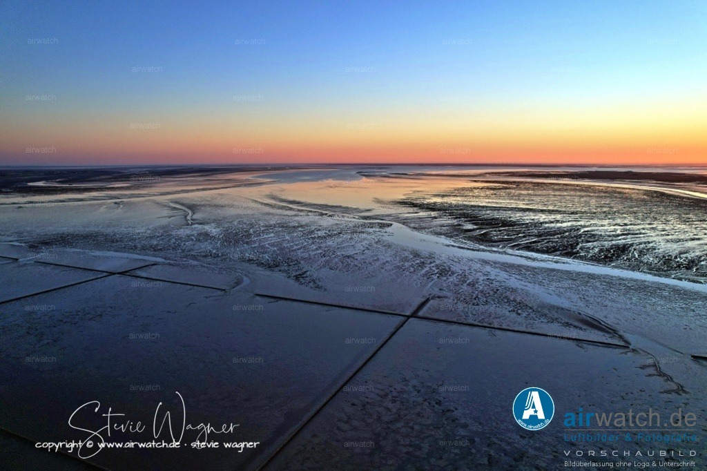 Landgewinnung & Küstenschutz in Nordfriesland | Entdecken Sie atemberaubende Luftbilder und Fotografien auf airwatch.de - Tauchen Sie ein in eine Welt voller faszinierender Aufnahmen aus der Vogelperspektive.